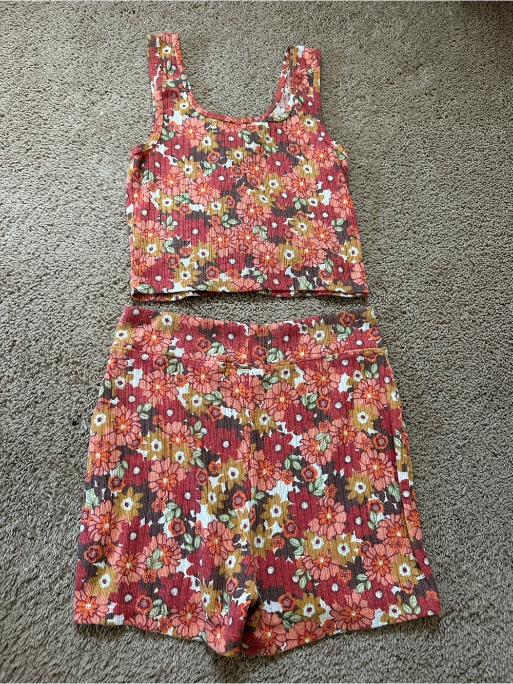 Floral Ribbed Tank & Shorts Set. - Picture 2 of 6